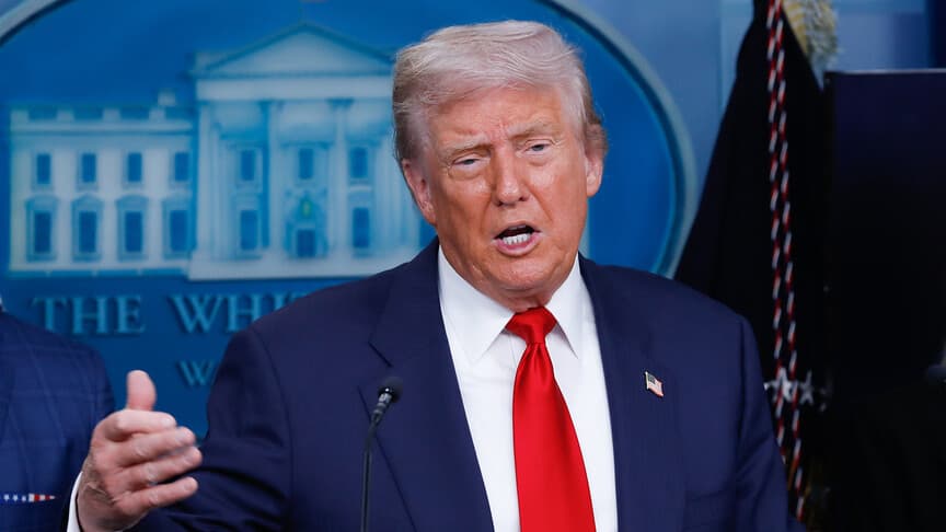 Trump, Hürmüz Boğazı'nın Kontrolünün ABD'de Olduğunu İddia Etti