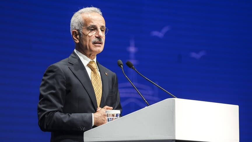 Ulaştırma Bakanı Uraloğlu 5. Türkiye Denizcilik Zirvesi'nde Konuştu