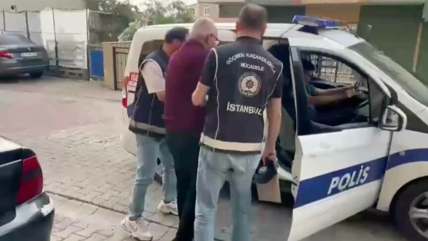 İstanbul Merkezli Operasyonda Sahte İkamet İzni Düzenleyen 64 Kişi Yakalandı
