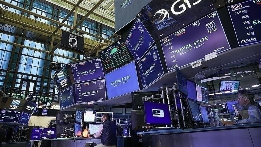 Çip Şirketlerinden Gelen Düşüşler ve Yükselen Jeopolitik Gerginliklerin Etkisiyle Küresel Piyasalar Sarsılıyor