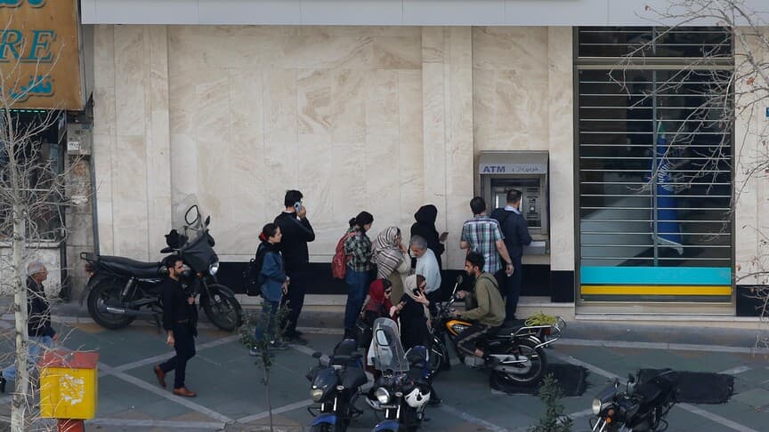 İran'da Siber Saldırı Sonrası Bankacılık Sistemlerinde Sorunlar Yaşandı