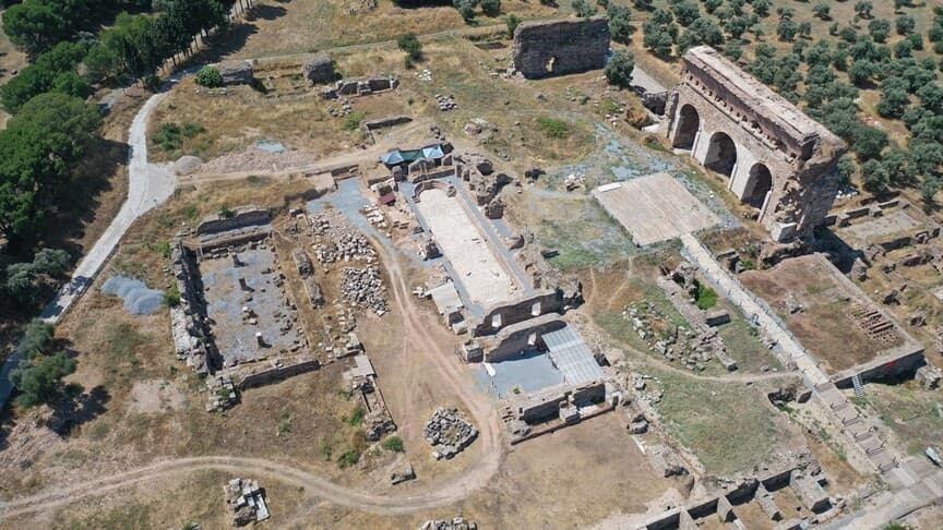 Tralleis'te Antik Çağa Ait Yüzme Havuzu Ortaya Çıkarıldı
