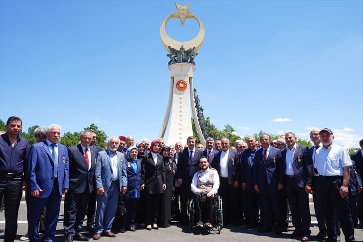 Cumhurbaşkanı Yardımcısı Yılmaz, 15 Temmuz Anma Törenine Katıldı