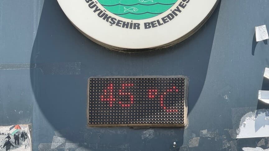 Şanlıurfa'da Sıcaklık 45 Dereceyi Buldu