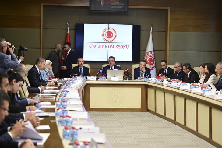 Çocukları Suça Sürükleyen Düzenlemelerin İlk İki Maddesi Kabul Edildi
