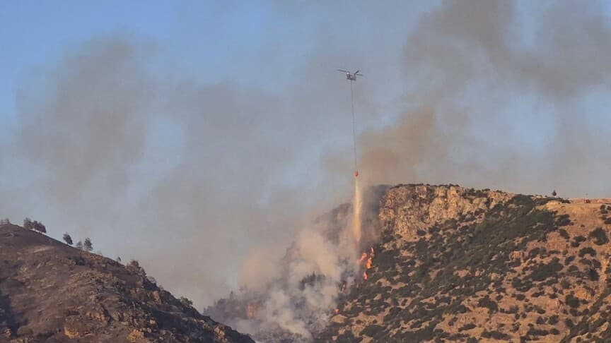 Denizli'de Pamukkale Yakınlarındaki Orman Yangınına Müdahale Çalışmaları Sürüyor
