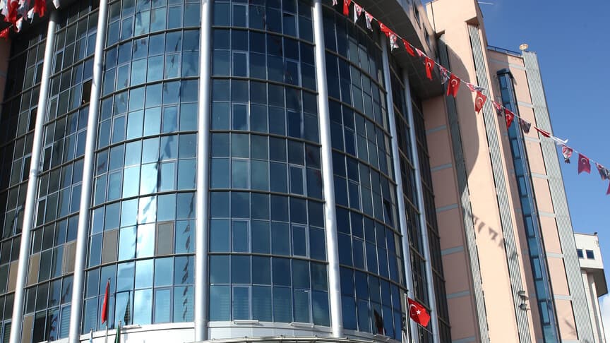 İzmit Belediyesi Yolsuzluk Operasyonunda 28 Kişi Gözaltında