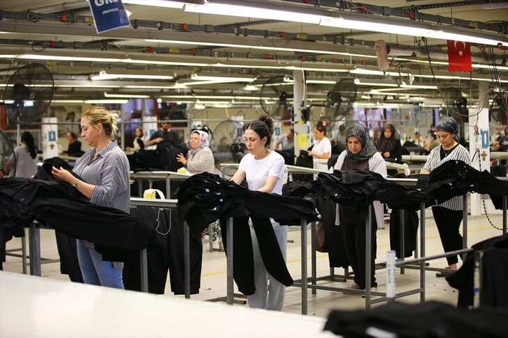 Akdenizli Hazır Giyimciler İlk Yarıda 289 Milyon Dolarlık İhracat Gerçekleştirdi