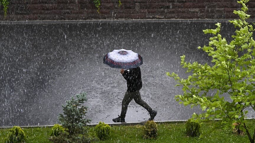 Meteoroloji'den Sağanak Yağış Uyarısı