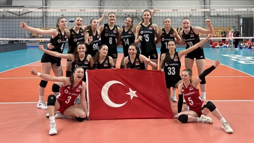 18 Yaş Altı Kadın Voleybol Takımı Avrupa İkincisi Oldu