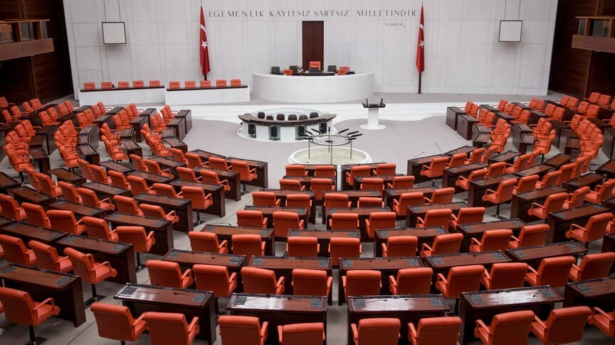 TBMM'de Milletvekili Dağılımı Yeniden Şekillendi