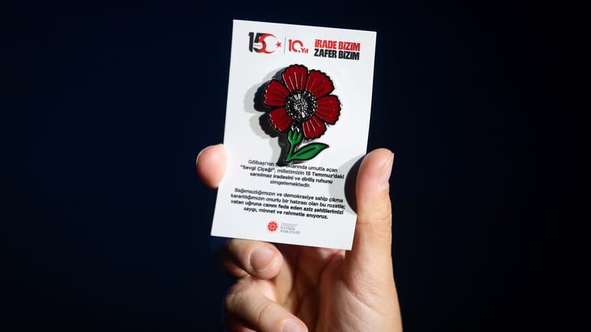 Duran'dan 15 Temmuz Rozeti Üzerine Açıklama