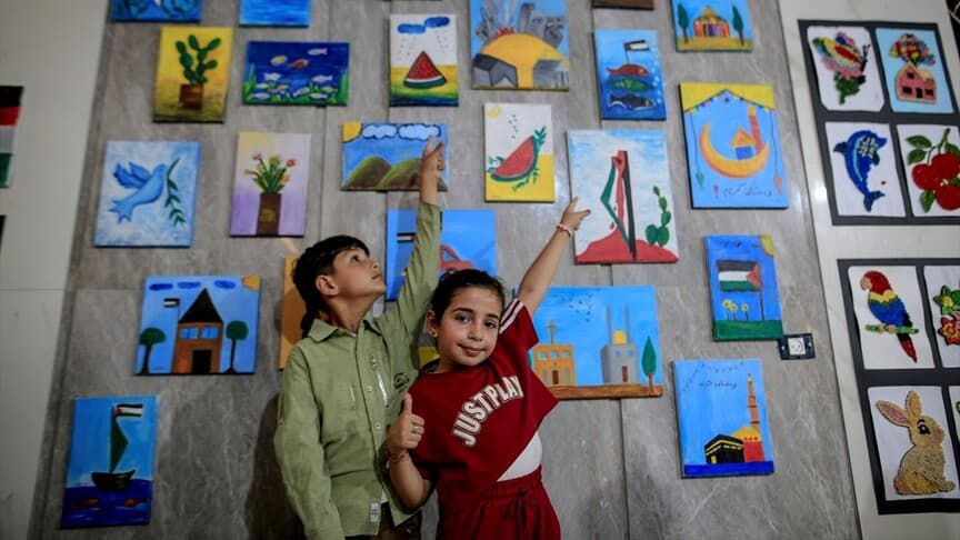 Gazze Sanatla Umut ve Barış Mesajı Veriyor: Filistinli Çocukların Resim Sergisi Açıldı