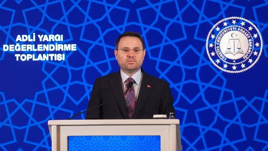 Bakan Gürlek: FETÖ'yle Mücadelede Hukuku ve Kararlılığı Bir Arada Sürdürmeliyiz