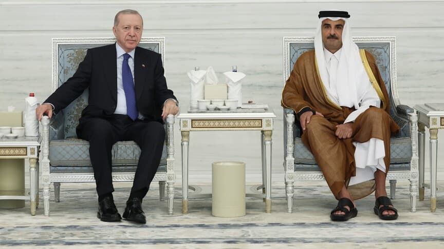 Katar Emiri Şeyh Temim, Babasının Vefatı Nedeniyle Taziyeleri Kabul Etti