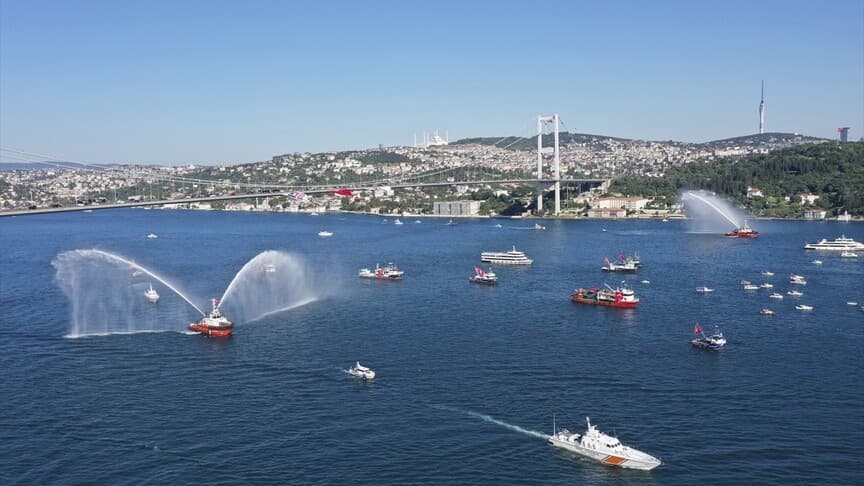İstanbul Boğazı'nda 15 Temmuz Anısına 253 Gemiyle Deniz Korteji