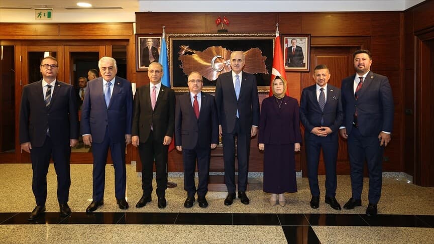 TBMM Başkanı Kurtulmuş, Bakü'deki Türkiye Büyükelçiliğini Ziyaret Etti