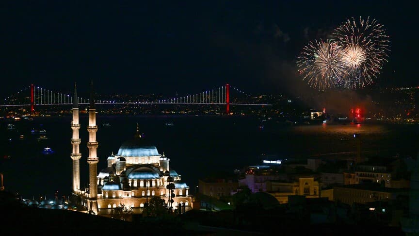 İstanbul'da Havai Fişek ve Meşale Kullanımı Geçici Olarak Yasaklandı