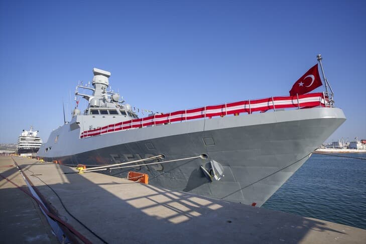 Milli Savaş Gemisi TCG Burgazada Fas'ta Tanca Limanı'na Ulaştı