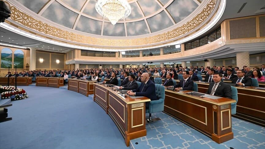 Kazakistan'da 31 Yıllık Çift Meclisli Sistem Sona Erdi