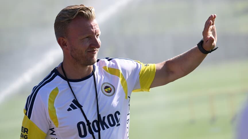 Fenerbahçe Yardımcı Antrenörü Kuyt, En İyi Olmak İçin Çalıştıklarını Belirtti