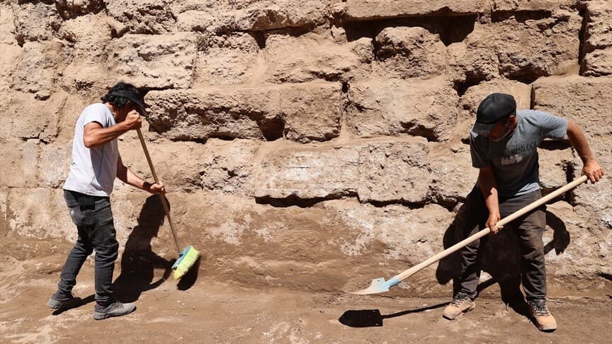Harran'daki Kazılarda Çalışan Kardeşler Tarihi Aydınlatıyor