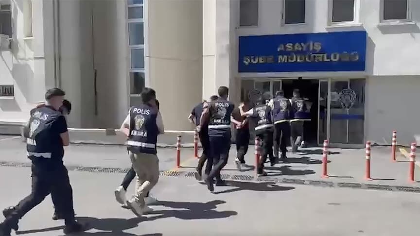 Ankara'da Suç Örgütü Operasyonunda 12 Kişi Tutuklandı