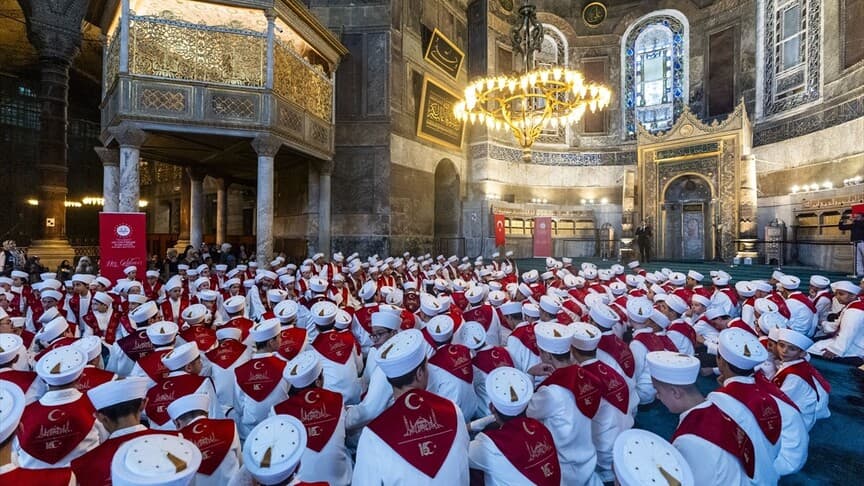 Ayasofya'da 15 Temmuz Şehitleri İçin 253 Hafızla Hatim İcra Edildi