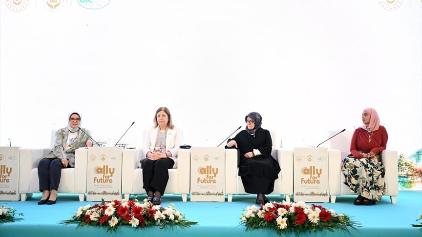 "ALLY for Future" Panelinde Müslüman Kadınların Küresel Liderlikteki Rolü Ele Alındı