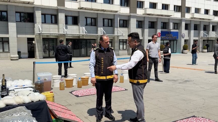 İstanbul'da 1 Ton 45 Kilogram Uyuşturucu Ele Geçirildi