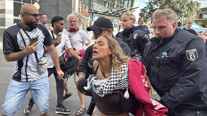Berlin'de Rheinmetall Protestosunda Çok Sayıda Gözaltı