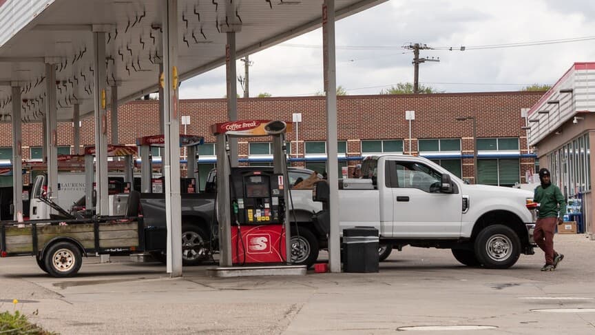 Trump, Petrol Fiyatlarının Düşmemesini Araştıracak