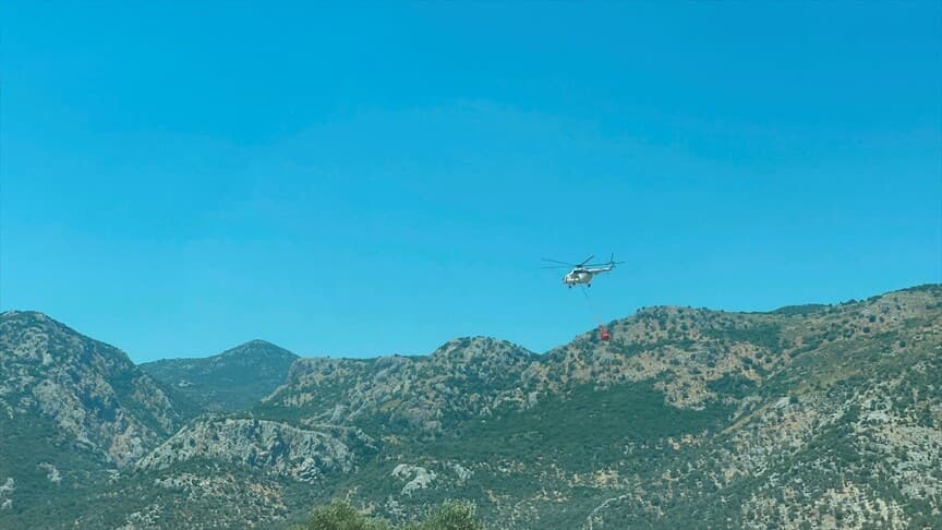 Muğla Seydikemer'de Orman Yangınına Müdahale Devam Ediyor