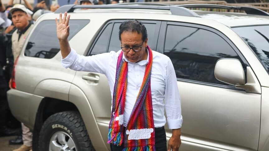 Peru'da Seçim Yarışındaki Sanchez, Yurt Dışı Oylarının İptalini Talep Ediyor