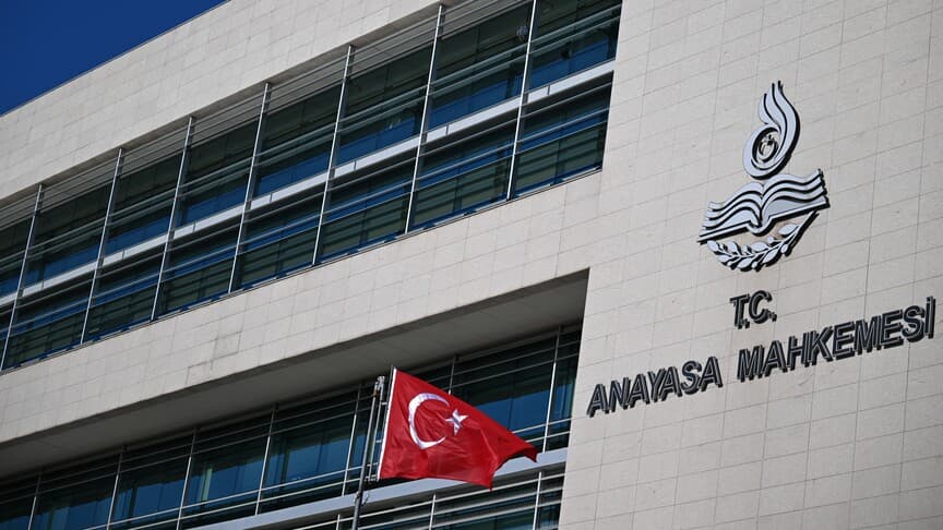 Anayasa Mahkemesi'nden Noterlik Düzenlemesine İptal Kararı