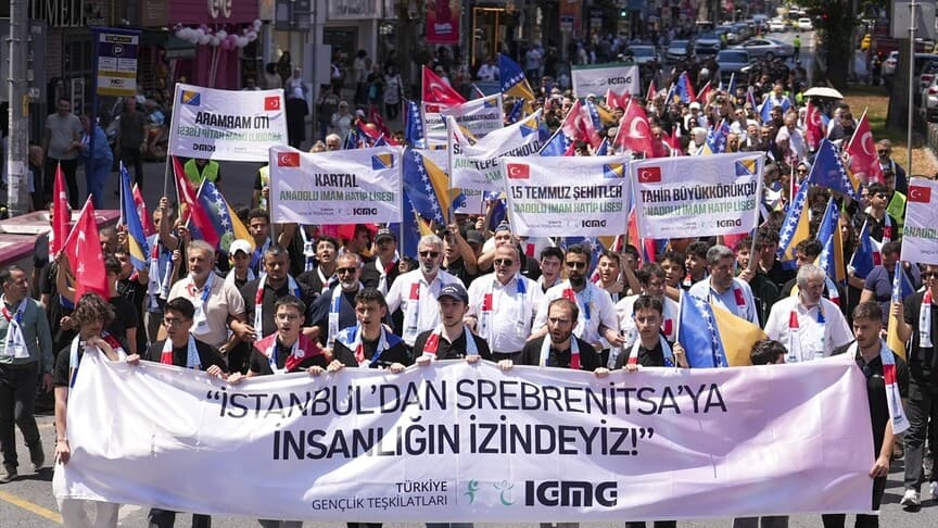 Lise Öğrencileri Srebrenitsa Anma Etkinlikleri İçin Bosna Hersek'e Gitti
