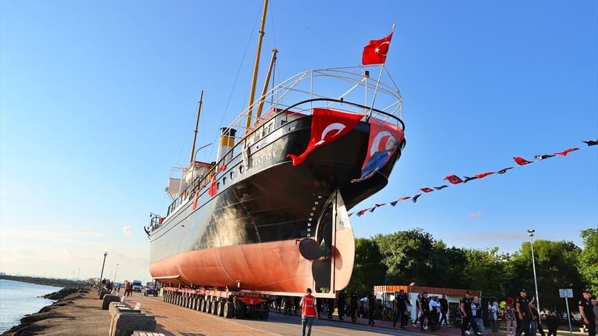 Bandırma Gemi Müzesi İstiklal Meydanı'na Taşındı