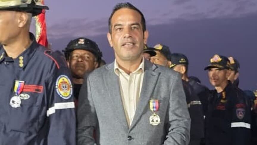 Venezuela'da Depremde 38 Kişiyi Kurtaran İbrahim Eser'e 'Kahramanlık Nişanı' Verildi