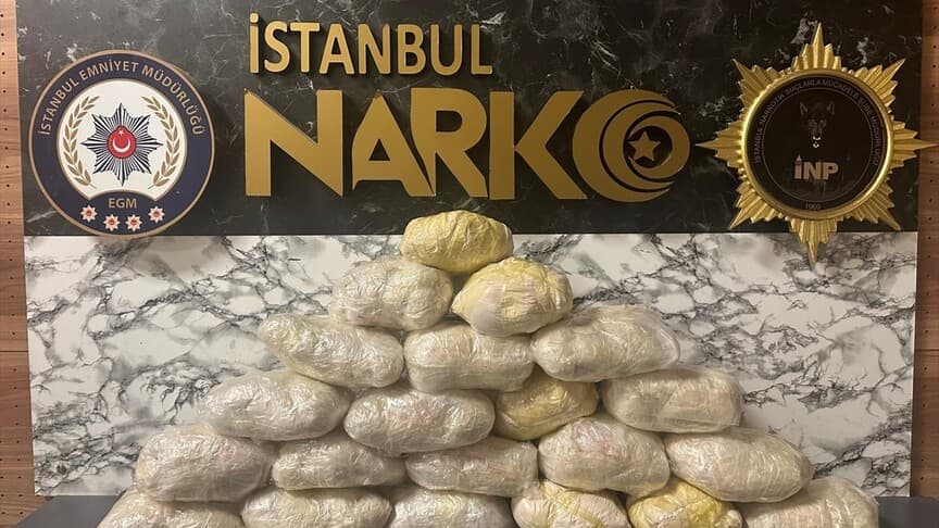 İstanbul'da Araçta 21 Kilo 600 Gram Eroin Bulundu