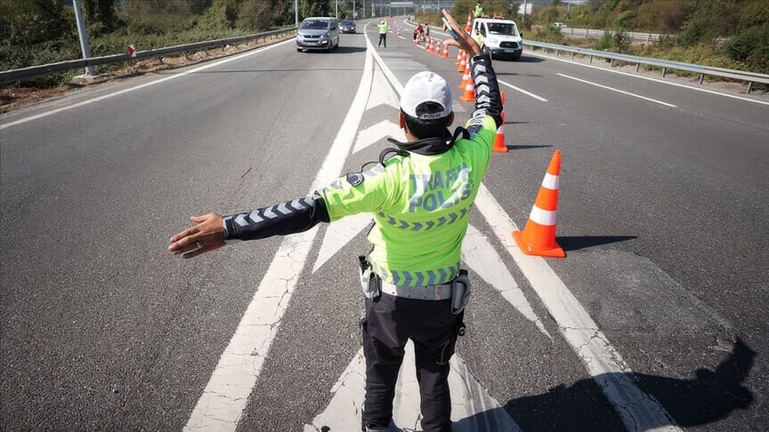 İstanbul'da Yarın Bazı Yollar Trafiğe Kapatılacak