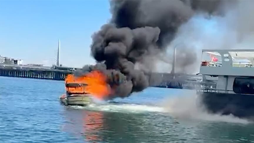 İstanbul'daki Teknede Çıkan Yangın Kontrol Altına Alındı