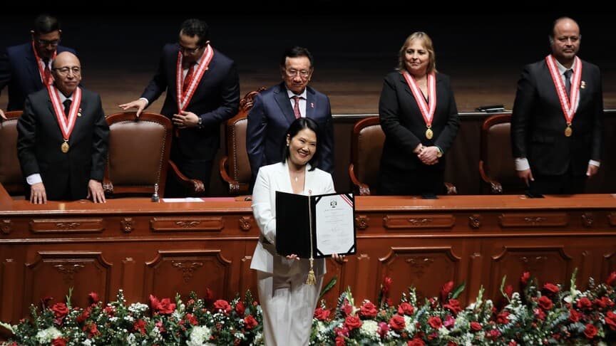 Peru'da Devlet Başkanlığına Seçilen Fujimori Görev Belgesini Aldı