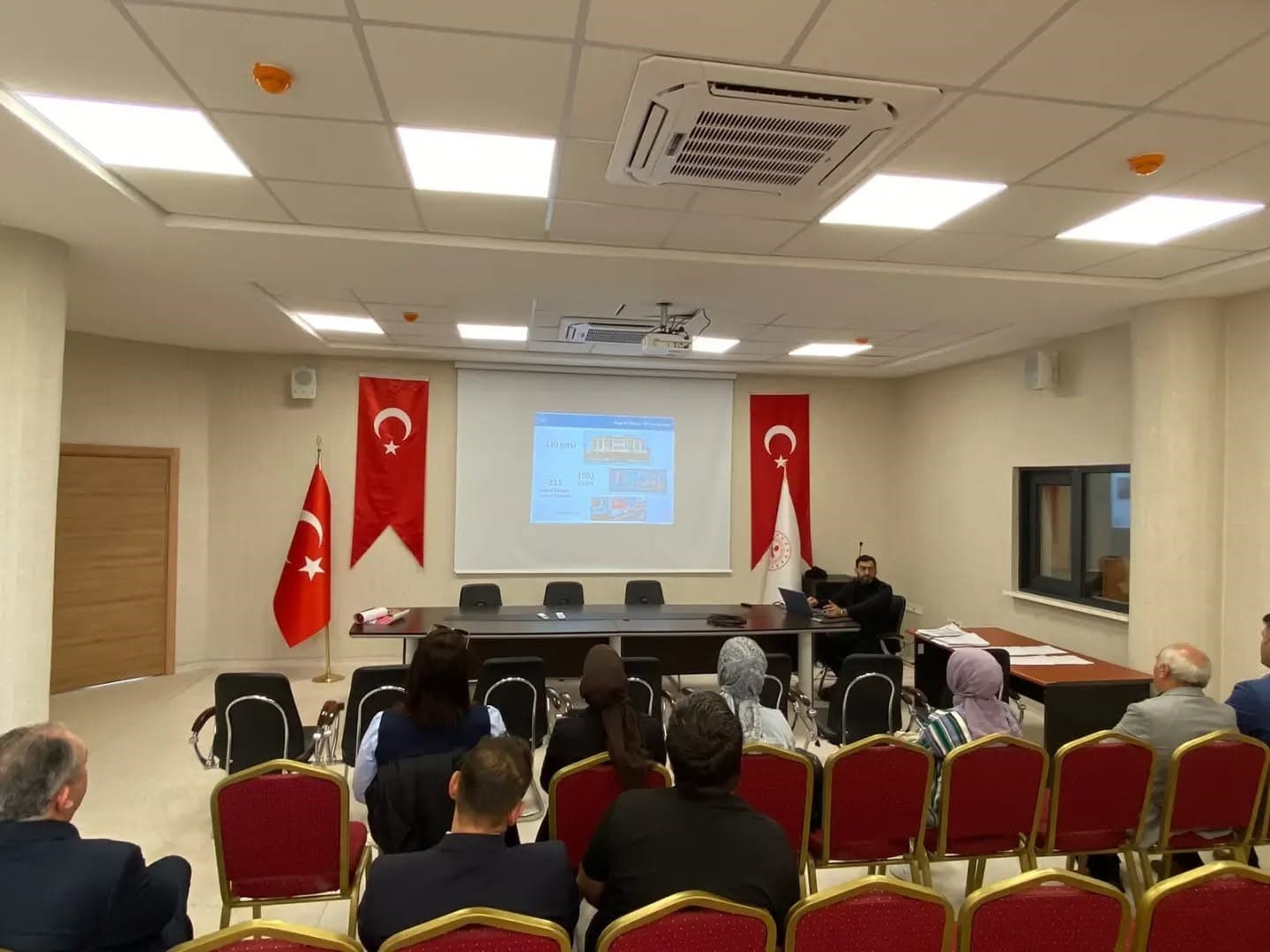Altıntaş'ta Eğitimciler İçin Sosyal Destek Modeli Eğitimi Yapıldı
