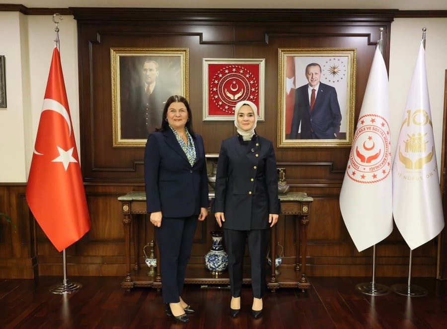 Aile Bakanı Göktaş, Foça Belediye Başkanı Fıçı ile Görüşme Yaptı