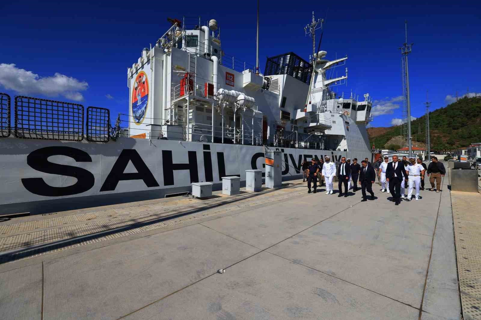 Muğla Valisi Akbıyık, Sahil Güvenlik TCSG Umut Gemisi'ni Ziyaret Etti