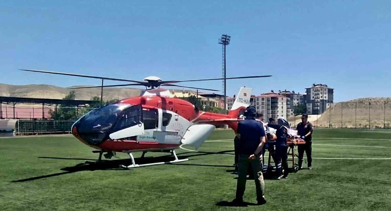 Darende'de Kalp Krizi Geçiren 16 Yaşındaki Hasta Hava Ambulansı İle Malatya'ya Nakledildi