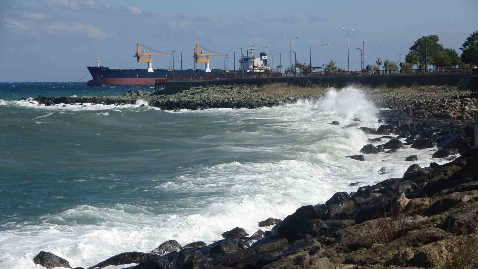 Doğu Karadeniz'de Fırtına Etkisi Başladı