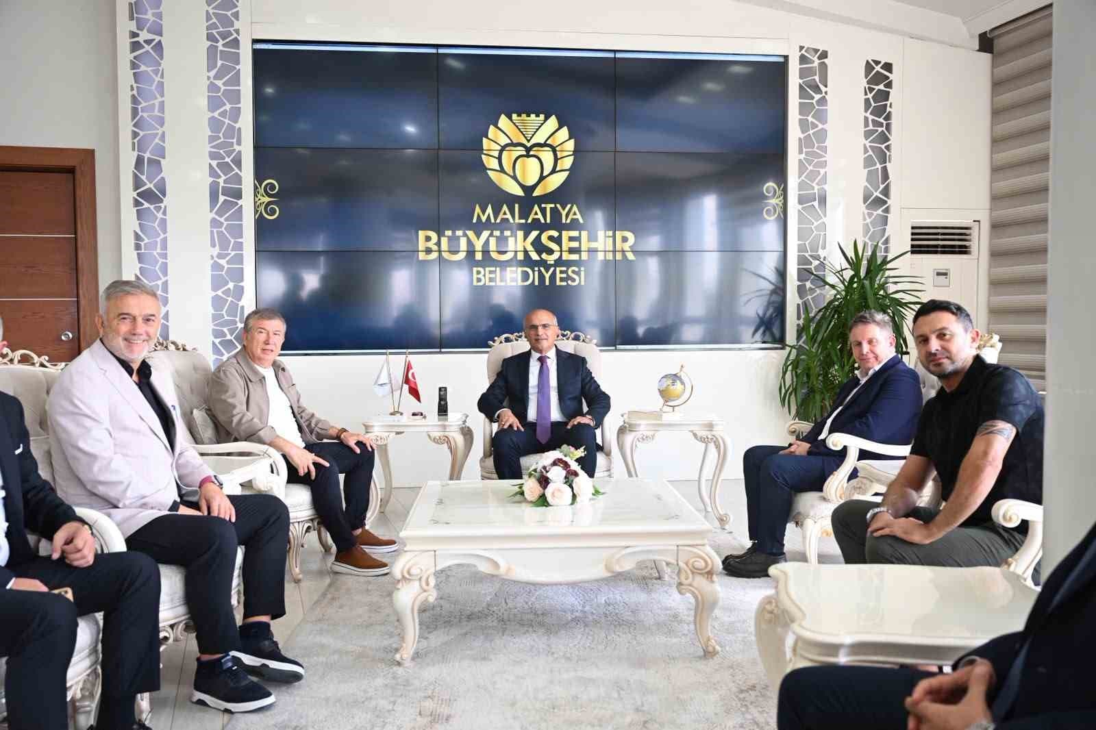 Spor Dünyası İsimleri Başkan Sami Er'i Değerlendirdi: Malatya'nın Dönüşüm Süreci Konuşuldu