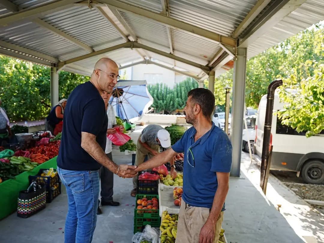 Germencik'te Yeni Kapalı Pazar Yeri Açıldı: Başkan Zencirci Esnafı Ziyaret Etti