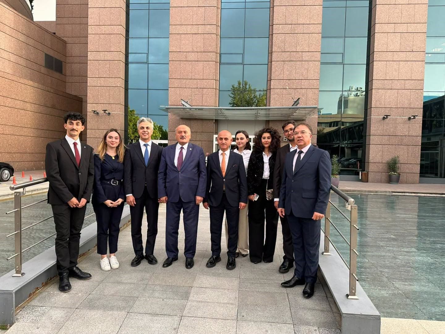 EBYÜ Heyeti, Eski Başbakan Binali Yıldırım ile Eğitim Vizyonlarını Paylaştı